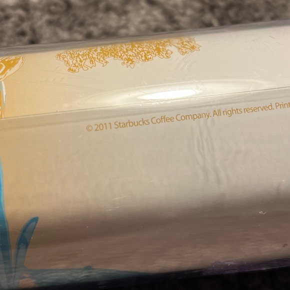 Starbucks “Aruba” travel mug - Picture 4 of 7